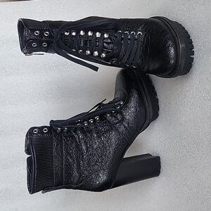 Vince Camuto Ermania Booties Size 7 Used